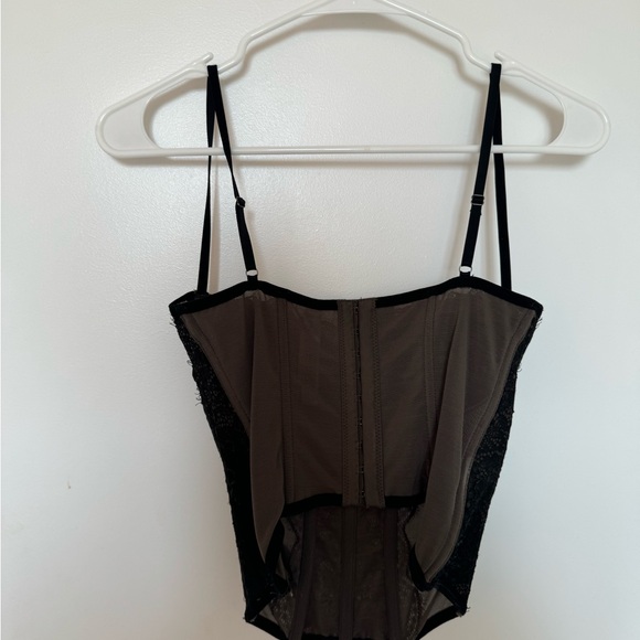 Out from under love corset, urban outfitters, size medium - Picture 2 of 3